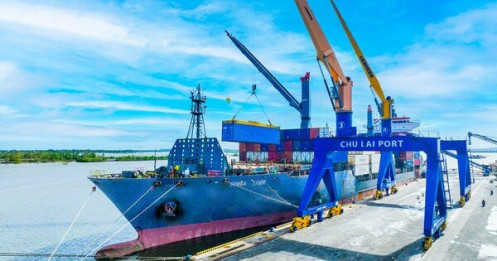 Đón tàu lớn và đánh dấu TEU CONTAINER quốc tế thứ 1 triệu qua Cảng Chu Lai