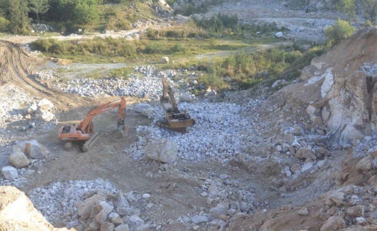 Quảng Ngãi: Nhiều chủ mỏ không kê khai giá đất làm vật liệu san lấp