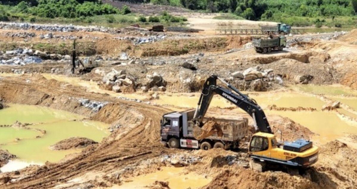 Quảng Ngãi: Nhiều chủ mỏ không kê khai giá đất làm vật liệu san lấp