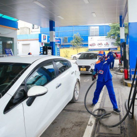 Đề nghị Bộ Công Thương tính toán hợp lý, không làm tăng giá xăng dầu