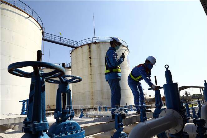 Petrolimex và PVOIL khẳng định tuân thủ sản lượng hợp đồng xăng dầu