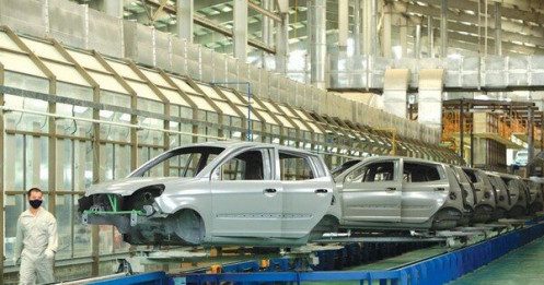 Đề xuất cho doanh nghiệp nhà nước 'bắt tay' với tư nhân sản xuất ô tô
