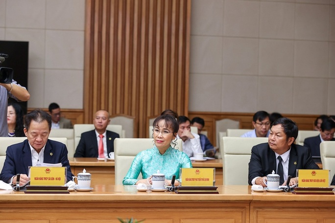 Thủ tướng Phạm Minh Chính gặp mặt lãnh đạo các ngân hàng