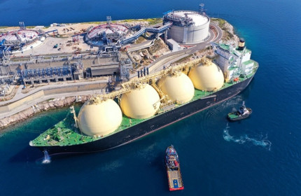 Trung Quốc ngừng bán lại LNG cho châu Âu