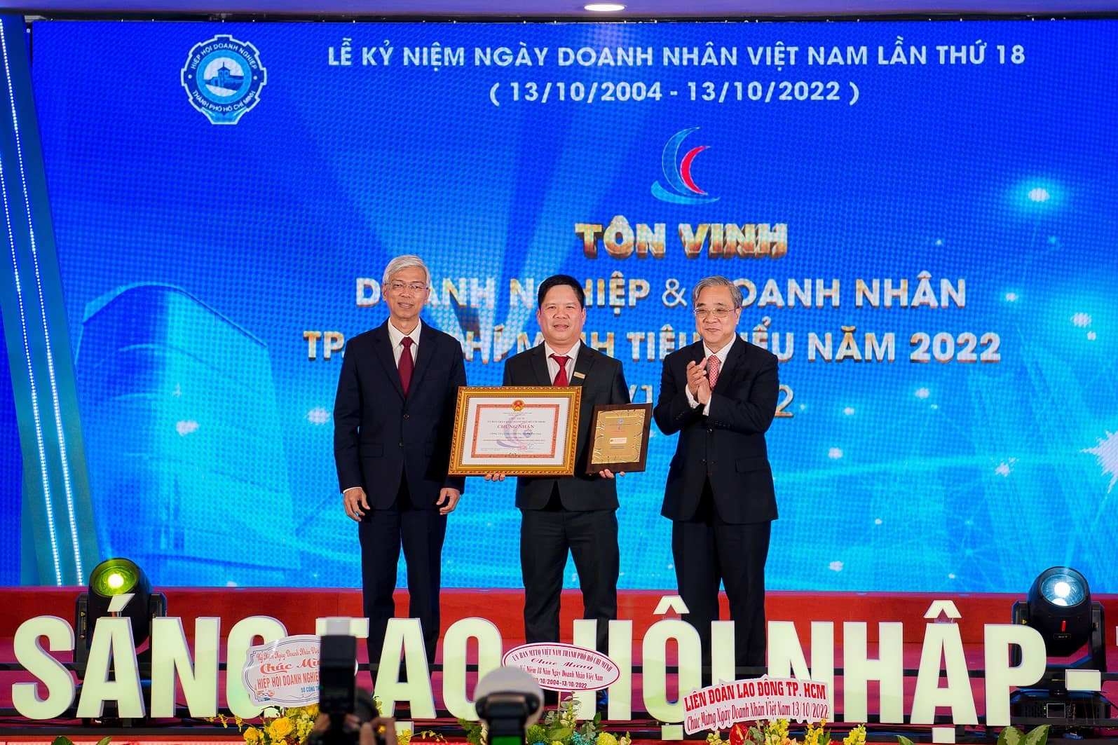 Hưng Thịnh Incons lần thứ ba liên tiếp nhận Giải Thưởng Sản Phẩm Dịch Vụ Tiêu Biểu TP.HCM. Nhân dịp  ...