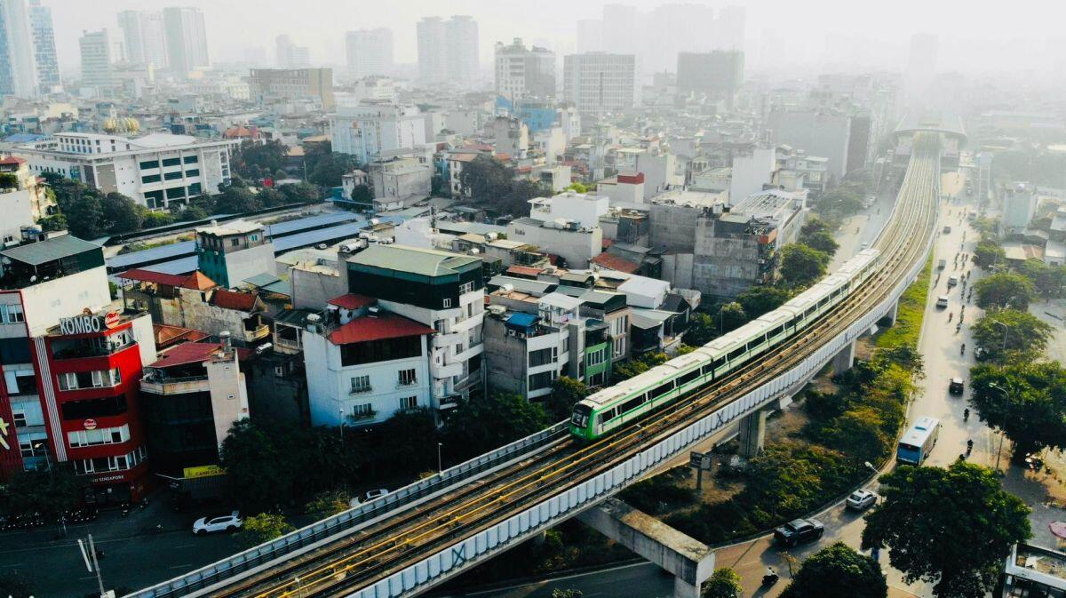 Hơn 32.000 lượt khách đi tàu điện Cát Linh - Hà Đông mỗi ngày