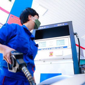 Uỷ ban Kinh tế đề nghị làm rõ thực trạng cung cấp xăng, dầu