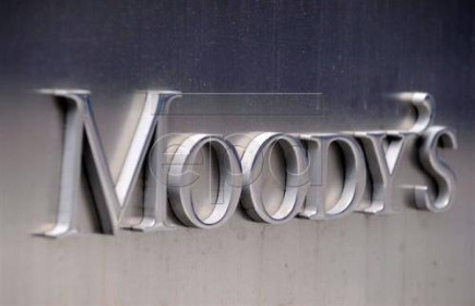 Moody’s hạ triển vọng nợ công của Anh xuống “tiêu cực”