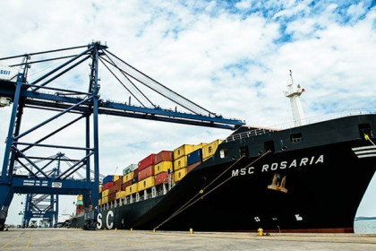 Thử nghiệm tàu container có trọng tải gần 200.000 DWT vào, rời bến cảng SSIT