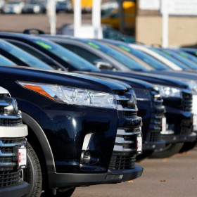 Nhiều mẫu ô tô “cháy” hàng và tăng giá vì sức mua tăng đột biến