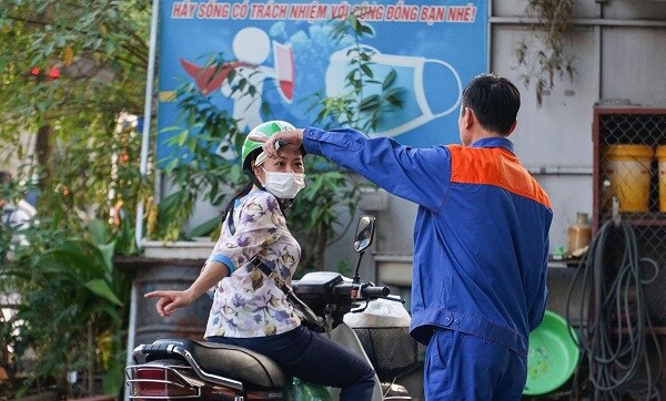 Nhiều cửa hàng xăng dầu tại Hà Nội tạm nghỉ vì hết hàng, chờ tiếp thêm nhiên liệu