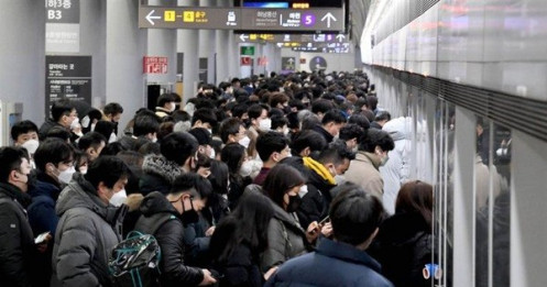 Dân Hàn Quốc e ngại tàu điện ngầm sau thảm họa giẫm đạp Itaewon