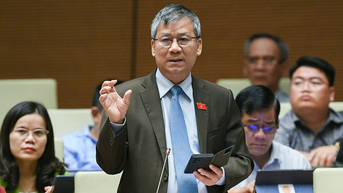 Bộ trưởng Nguyễn Hồng Diên báo cáo Quốc hội nguyên nhân cây xăng đóng cửa