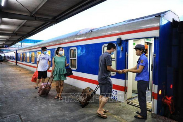 Hành khách đi tàu có vé không hợp lệ sẽ phải mua bổ sung