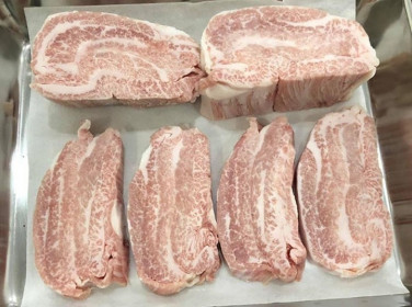 Thịt lợn Nhật Bản về Việt Nam giá 2,5 triệu đồng/kg