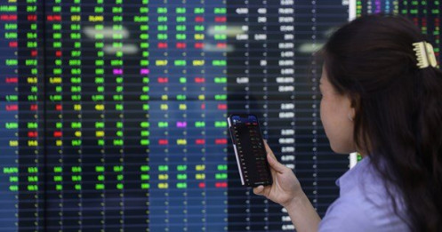 Dragon Capital: Nhiều rủi ro đã phản ánh vào giá cổ phiếu