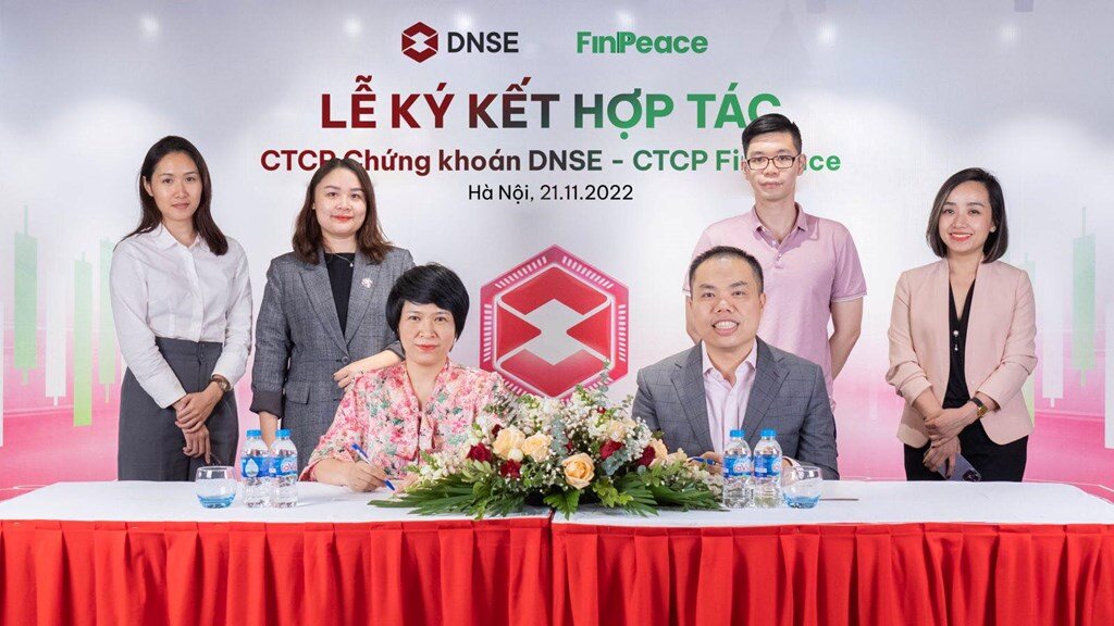 Chứng khoán DNSE và FinPeace hợp tác nâng hiệu quả đầu tư cho khách hàng