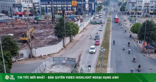 Cận cảnh loạt 9 ''lô cốt'' án ngữ 300m đường tại Hà Nội