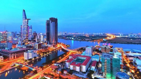 Chuyên gia: Kinh tế Việt Nam cứ rơi xuống đáy là lại vững vàng đi lên