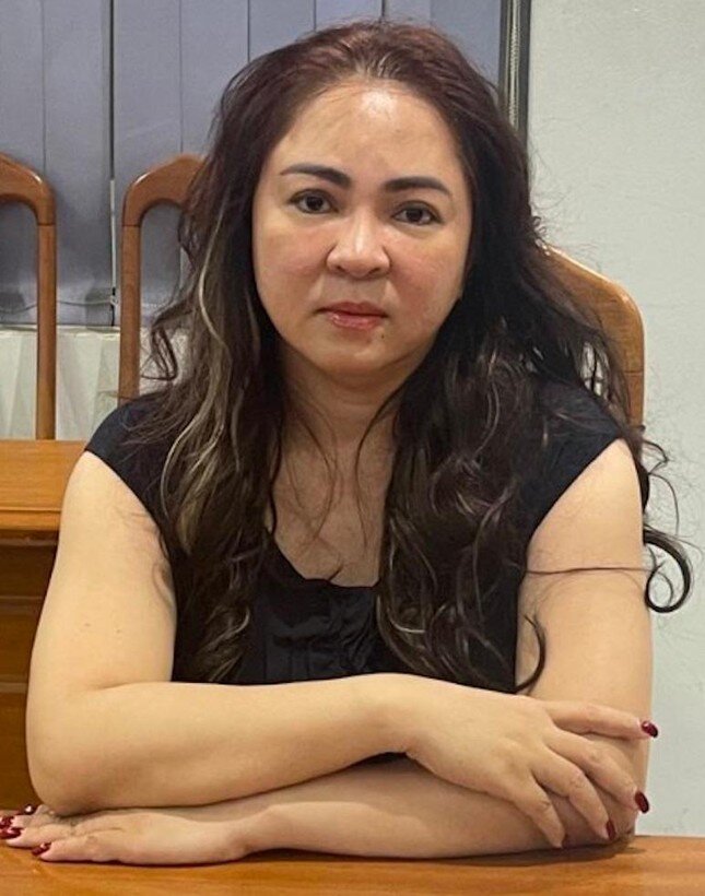 Gia hạn tạm giam bà Nguyễn Phương Hằng thêm 2 tháng