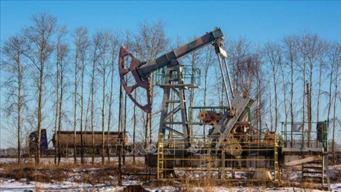 EU hướng tới thỏa thuận về việc áp giá trần đối với dầu Nga