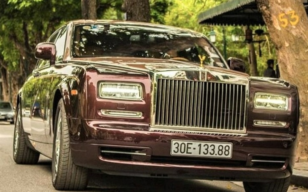 Giảm gần 3 tỷ, Rolls-Royce Phantom Lửa Thiêng của ông Trịnh Văn Quyết vẫn đấu giá bất thành