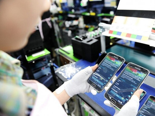 Điện thoại, linh kiện tiếp tục giữ vị trí số 1 trong nhóm xuất khẩu chủ lực của Việt Nam