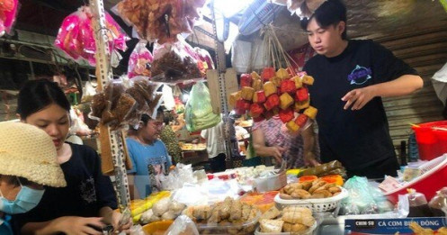 Giá thực phẩm ở chợ truyền thống ‘leo thang’