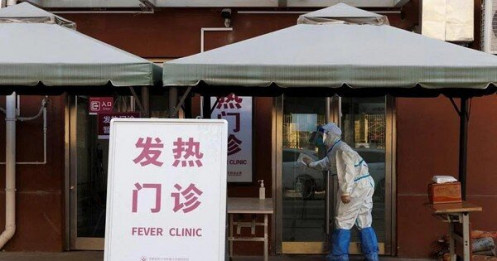 Trung Quốc trong làn sóng COVID-19: Bệnh viện quá tải, thuốc và kit test khan hiếm