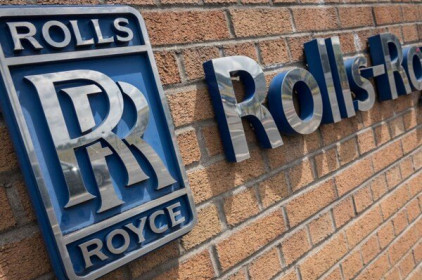 Hãng siêu xe Rolls-Royce Motor tăng lương kỷ lục