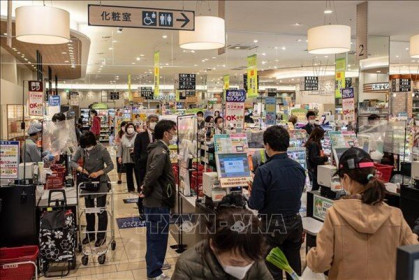 Lạm phát “phủ bóng” lên mùa mua sắm cuối năm 2022 tại Nhật Bản