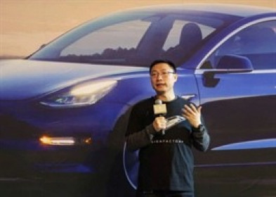 Người Trung Quốc này trở thành giám đốc quyền lực thứ hai của Tesla sau Elon Musk