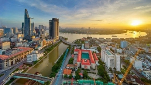 Truyền thông Lào: Kinh tế Việt Nam tăng trưởng tốt bất chấp thế giới đối mặt suy thoái