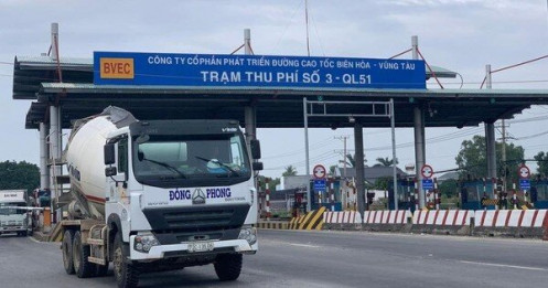 Thu phí cao tốc Biên Hòa - Vũng Tàu: 'Cục Đường bộ như đi giữa 2 làn đạn'
