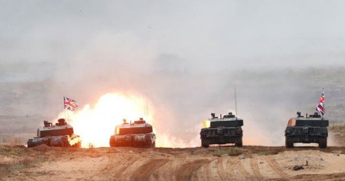 Anh xem xét cung cấp xe tăng chiến đấu Challenge 2 cho Ukraine