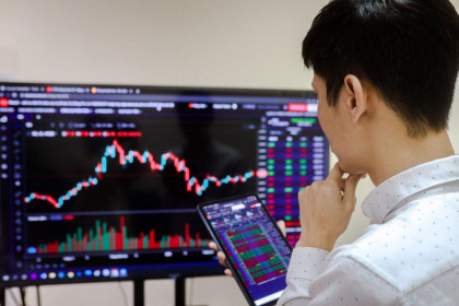 Những giải pháp thúc đẩy thị trường chứng khoán năm 2023
