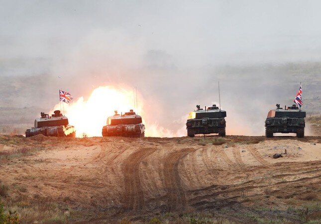 Anh xem xét cung cấp xe tăng chiến đấu Challenge 2 cho Ukraine