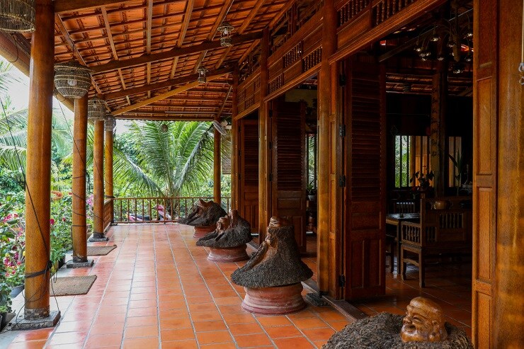 Mãn nhãn ngôi nhà “độc nhất vô nhị” miền Tây được làm từ 4.000 cây dừa lão