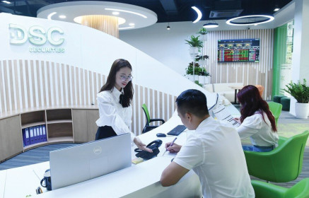 “Tính sổ” một năm sóng gió