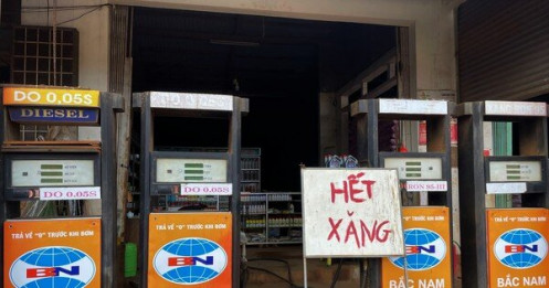 Đắk Lắk: Nhiều cửa hàng treo biển hết xăng dầu