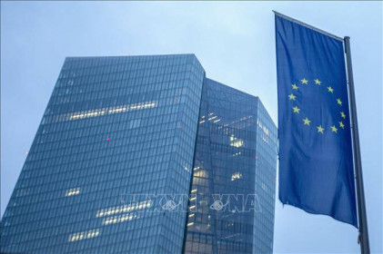 Lạm phát của Eurozone giảm mạnh hơn dự kiến
