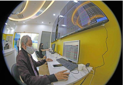 VN-Index tăng nhẹ, nhà đầu tư giao dịch cầm chừng