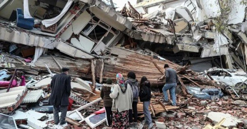 Sau đại địa chấn, Tổng thống Thổ Nhĩ Kỳ ban bố tình trạng khẩn cấp ở 10 tỉnh