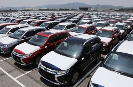 Tháng đầu năm, lượng tiêu thụ thị trường ôtô Việt Nam giảm hơn 50%