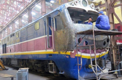 Hơn 500 đầu máy, toa xe sắp hết hạn: Trách nhiệm an toàn thuộc về ai?