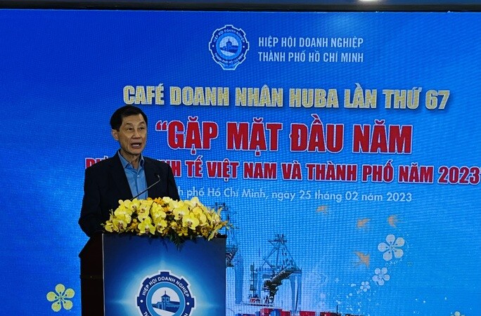 "Vua hàng hiệu" Johnathan Hạnh Nguyễn: Trong cái khó, ló cái khôn!