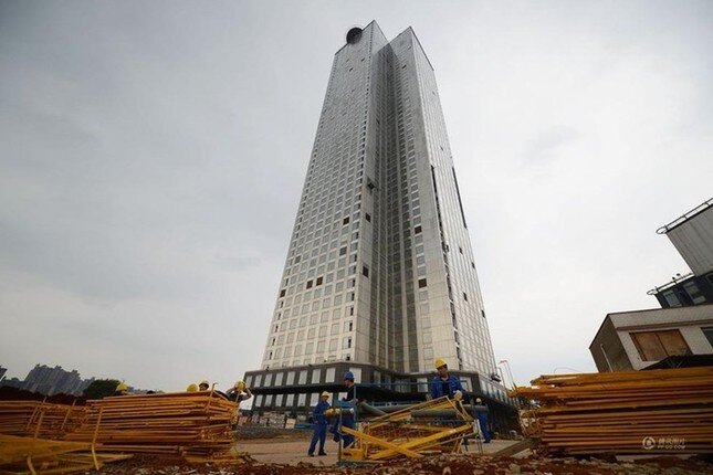 Trung Quốc đạt kỷ lục xây dựng tòa nhà 57 tầng trong mười chín ngày