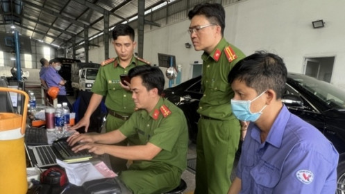 Lãnh đạo và nhân viên nhiều trung tâm đăng kiểm ở Hà Nội thông đồng “bỏ qua vi phạm” để trục lợi
