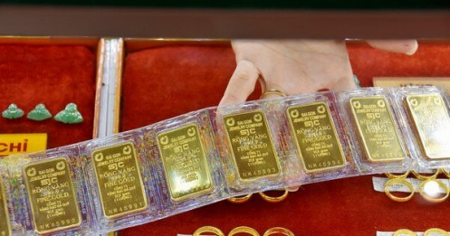 Giá vàng tăng, USD giảm mạnh