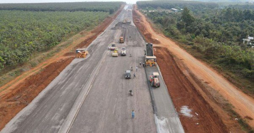 Đề xuất Chính phủ gỡ khó 620.000 m3 đất đắp cao tốc Phan Thiết - Dầu Giây